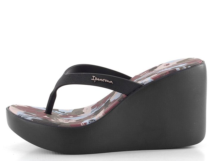 Ipanema černé žabky na klínu High Fashion Thong Fem 83521-AQ572Z