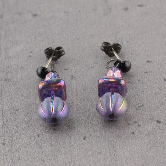 Náušnice ze skleněných kamenů visací fialové