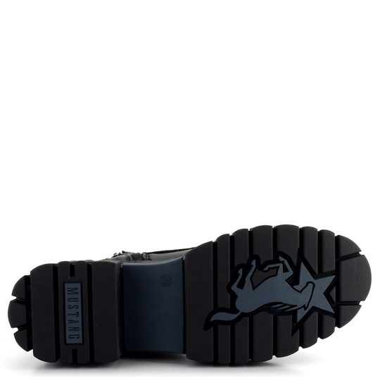 Mustang šněrovací kotník na hrubé podešvi Schwarz 1447-506-009