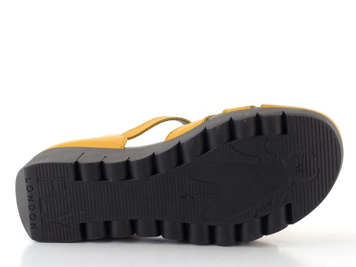 Fly London sandály na klínu mustard P145224001