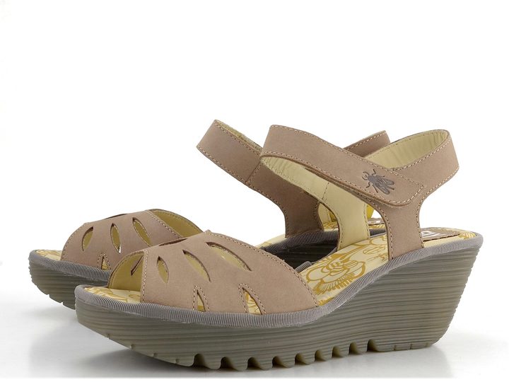 Fly London sandály na klínu béžové taupe Yazi P501479001