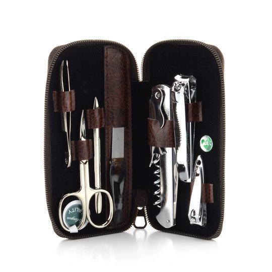 Manikúra se Solingen nůžkami