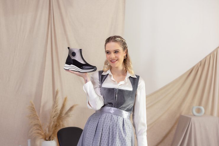 Remonte nazúvacia členková obuv čierna/strieborná D0T78-03