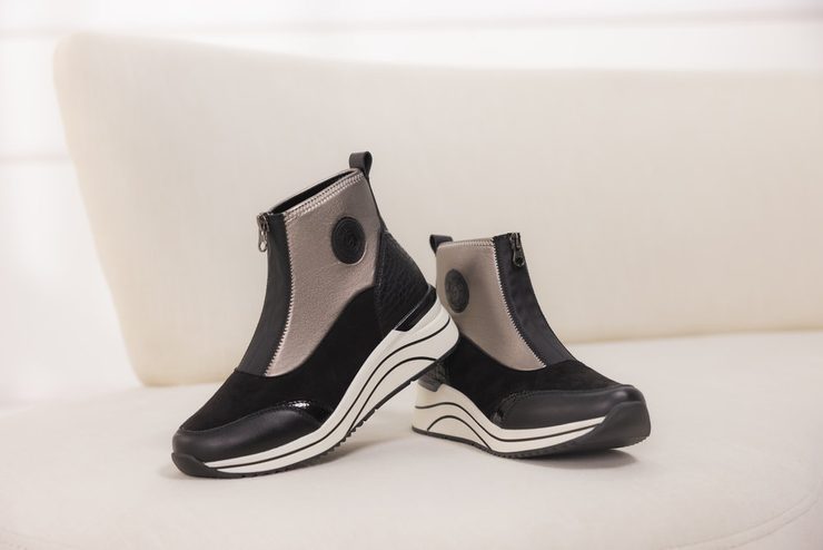 Remonte nazúvacia členková obuv čierna/strieborná D0T78-03