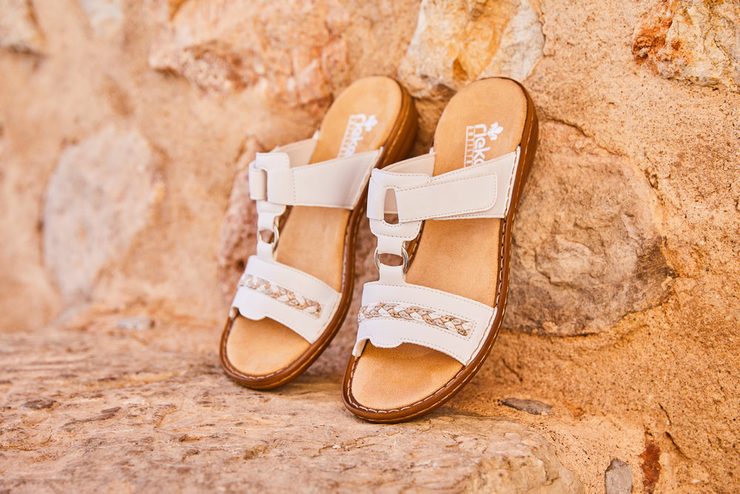 Rieker bílé pantofle s ozdobným copánkem 60888-80