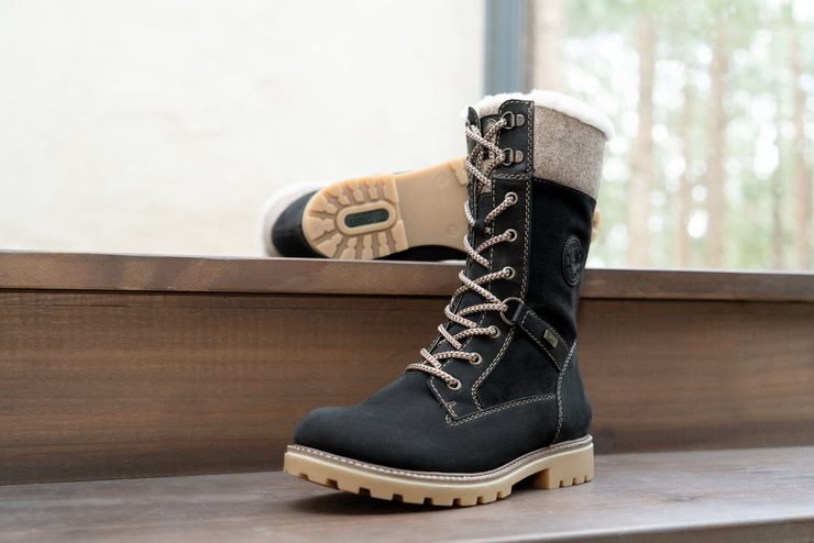 Remonte šněrovací kotník s membránou černý D8474-03