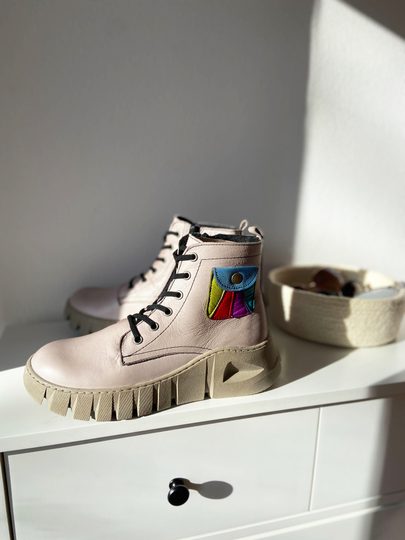 Karyoka dámský šněrovací kotník s kapsičkou béžový 3304-483