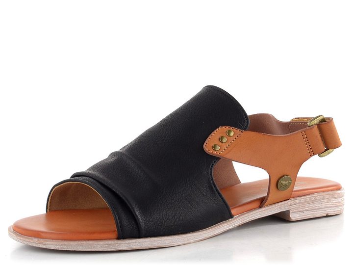 Mustang sandály s plným nártem černé 1388-808-009