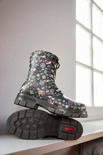 Rieker šnurovacia členková obuv na hrubej podošve čierna s potlačou Z9120-90