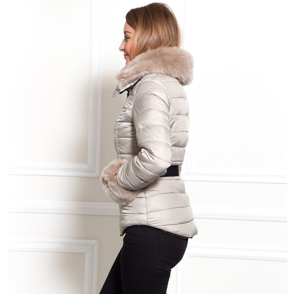 Glamadise.sk - Dámska zimná bunda béžová krátka - Due Linee - Zimné bundy -  Dámske oblečenie - GLAM, protože chci být odlišná!