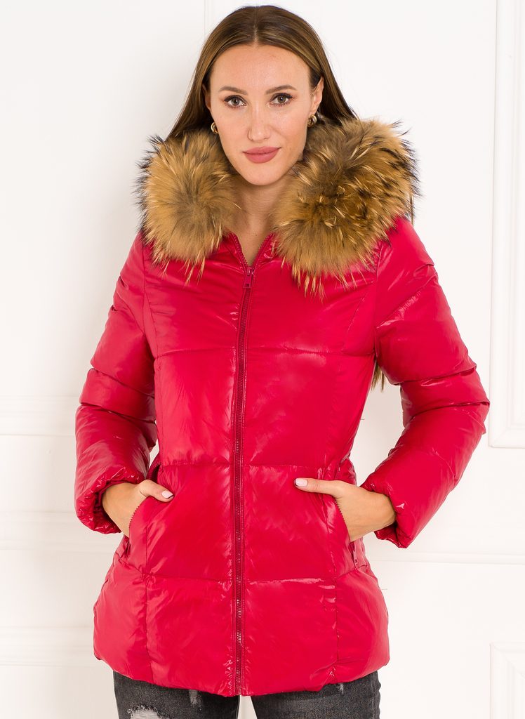 Zimní dámská červená bunda vypasovaná s pravou kožešinou - Due Linee -  Poslední kusy - Zimní bundy, Dámské oblečení - GLAM, protože chci být  odlišná!