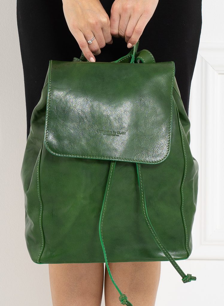 Glamadise.sk - Dámský kožený batoh s klopou - zelená - Glamorous by GLAM  Santa Croce - Batohy - Kožené kabelky - GLAM, protože chci být odlišná!