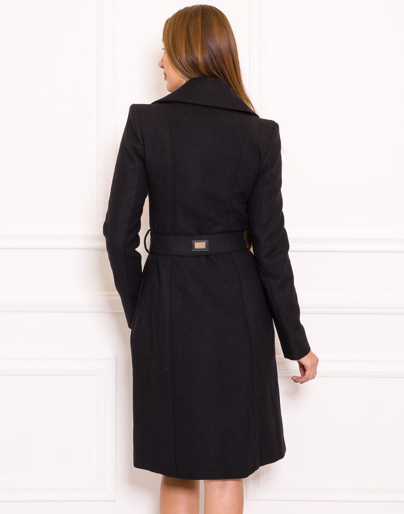 Glamadise.sk - Dámsky elegantný čierny kabát s opaskom GUESS BY MARCIANO -  Guess by Marciano - Poslední kusy - Zimné bundy, Dámske oblečenie - GLAM,  protože chci být odlišná!