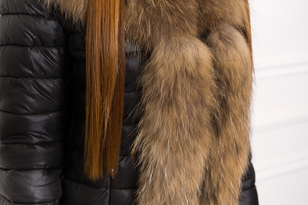 Glamadise.pl - Damska kurtka zimowa z prawdziwym lisem Due Linee - czarny -  Due Linee - Last chance - Kurtki, Odzież damska - Glam fashion paradise