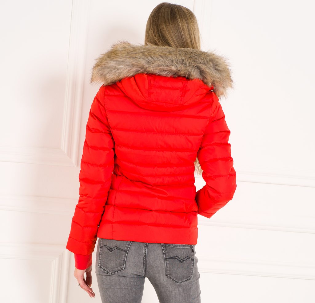 Calvin klein péřová zimní bunda - oranžová - Calvin Klein - Poslední kusy - Zimní  bundy, Dámské oblečení - GLAM, protože chci být odlišná!