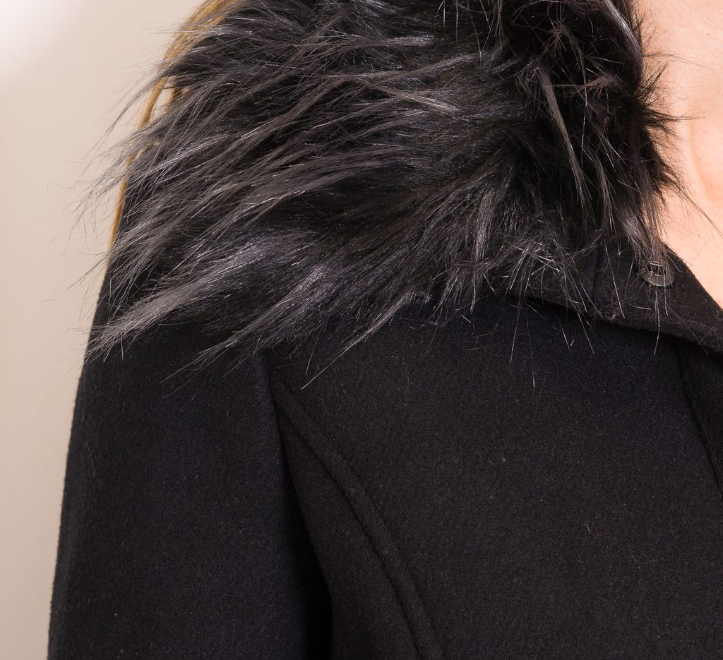Dámský flaušový černý kabát se zipy GUESS - Guess - Zimní bundy - Dámské  oblečení - GLAM, protože chci být odlišná!