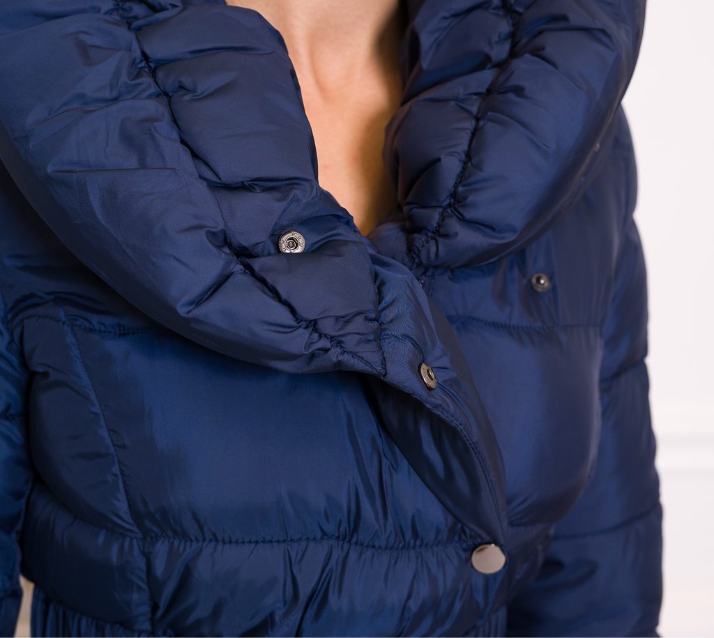 Glamadise.sk - Dámska dlhšia zimná bunda s opaskom a širokým golierom -  modrá - Due Linee - Poslední kusy - Zimné bundy, Dámske oblečenie - GLAM,  protože chci být odlišná!