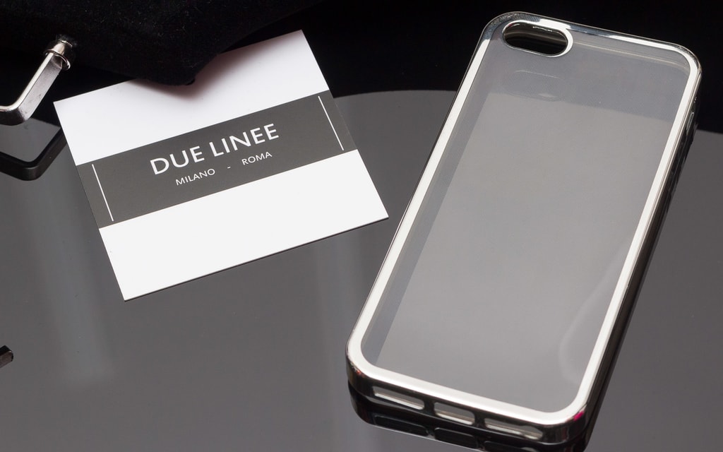 Kryt na Iphone 5/5S/SE - s barevným okrajem - stříbrná - Due Linee - Kryty iPhone  5/5S/SE - Kryty iPhone, Doplňky - GLAM, protože chci být odlišná!