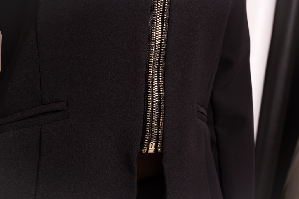 Dámské elegantní sako na zip - černá - Glamorous by Glam - Saka a blejzry -  Dámské oblečení - GLAM, protože chci být odlišná!