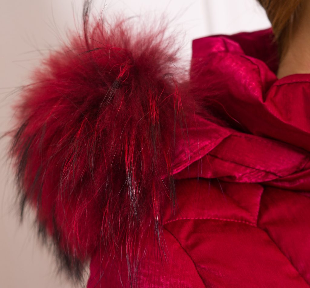 Glamadise.sk - Exkluzívna krátka zimná bunda s pravou kožušinou - bordó -  Due Linee - Zimné bundy - Dámske oblečenie - GLAM, protože chci být odlišná!