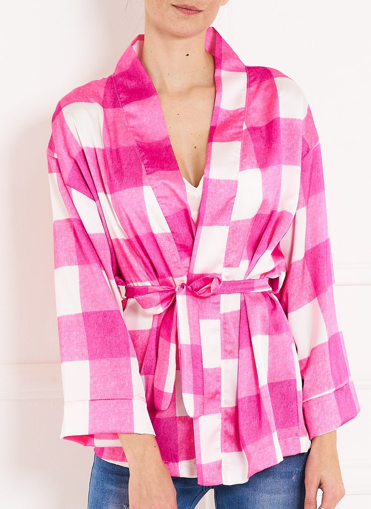 Glamadise.sk - Dámske saténové kimono so zaväzovaním s vzorom - ružové -  CIUSA SEMPLICE - Saká a blejzre - Dámske oblečenie - GLAM, protože chci být  odlišná!