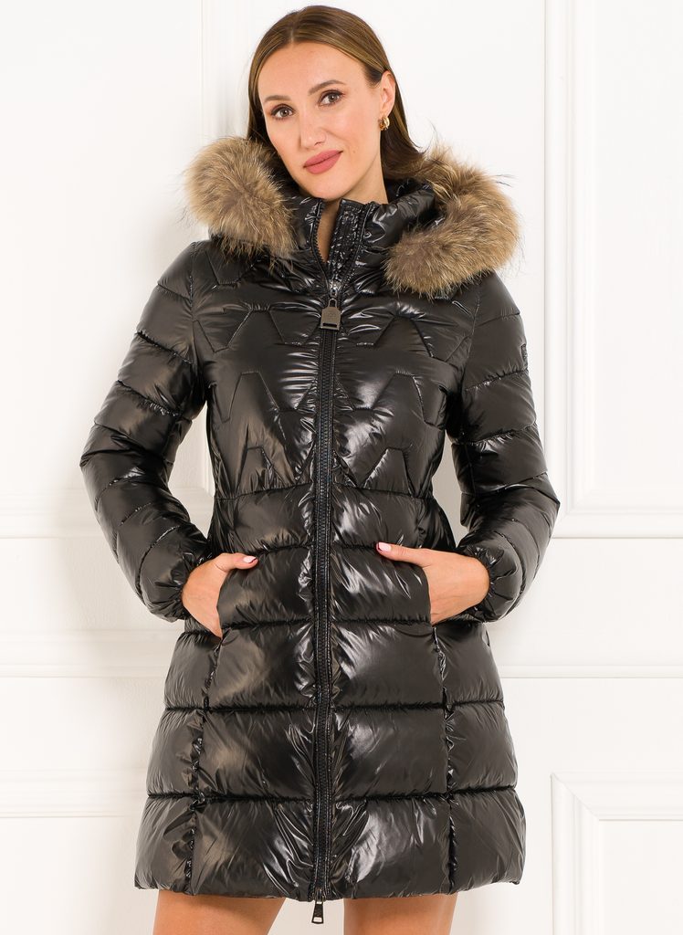 Glamadise.pl - Damska kurtka zimowa z prawdziwym lisem Due Linee - czarny -  Due Linee - Kurtki - Odzież damska - Glam fashion paradise