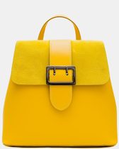Whose will be this gorgeous leather backpack in trendy yellow? 💛