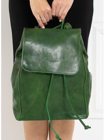 Dámský kožený batoh s klopou - zelená