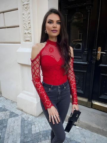 Červené krajkové body -