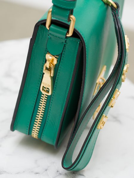 Geantă din piele crossbody pentru femei Guess Luxe - Verde -