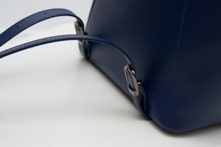 Dámská kožený modro černý batoh -