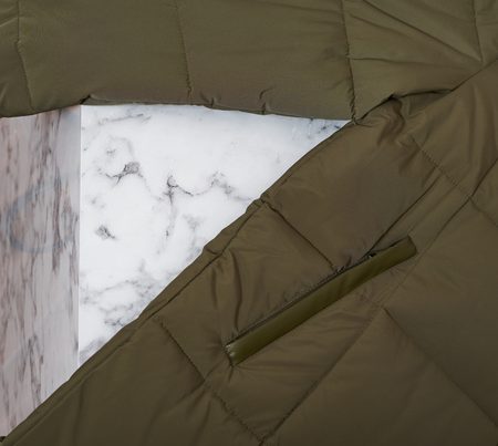 Dámská zimní khaki bunda s koženkovými detaily -