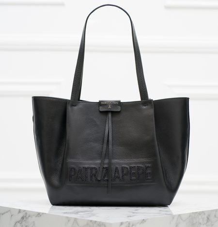 Kožená kabelka Patrizia Pepe čierna s logom -