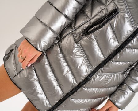 Dámská zimní bunda s pravou kožešinou kolem kapuci stříbrná -