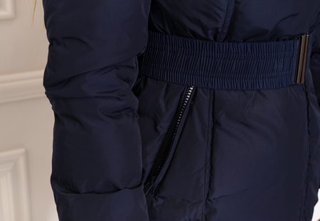 Dámská zimní bunda tmavě modrá s pravým mývalovcem na límci -