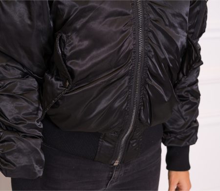 Dámský zimní bomber lesklý se zeleným mývalovcem - černá -