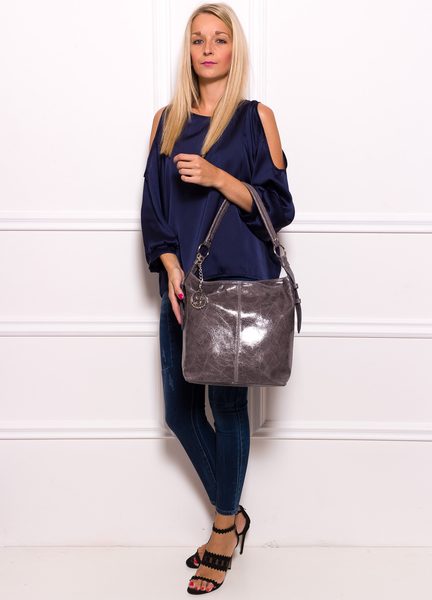 Dámska kožená kabelka sivá mäkká lesklá -
