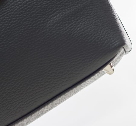 Dámská kožená kabelka se zapínáním šedá -