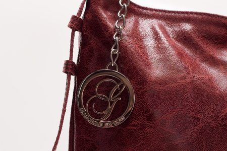 Dámská kožená kabelka vínová měkká lesklá -