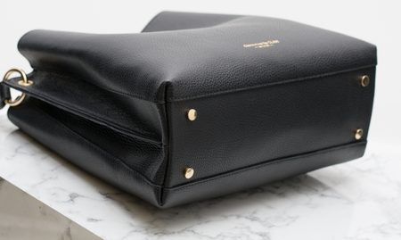 Dámská kožená kabelka se zlatými detaily - černá -