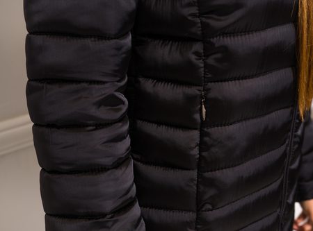 Jednoduchá dámska zimná bunda s pravou kožušinou čierna -