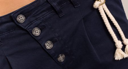 Dámské tmavě modré kalhoty s nízkým sedem -