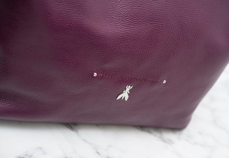 Damska skórzana torebka na ramię PATRIZIA PEPE -purpurowy -