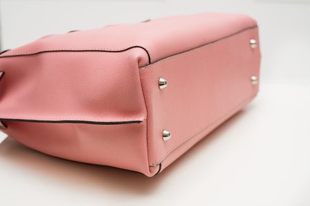 Kožená kabelka otočné zapínanie - ružová -