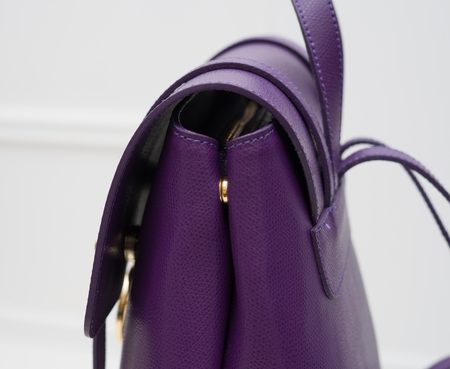 Dámský kožený batoh na patenty ražený - tmavě fialová -