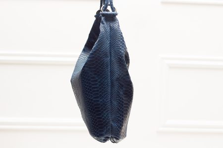 Dámska kožená kabelka s krúžkami had - modrá -