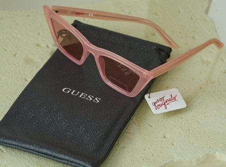 Damskie okulary przeciwsłoneczne Guess - różowy -