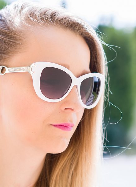 Moschino slnečné okuliare bielo strieborné -