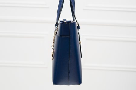 Dámska kožená kabelka s jednou prackou na strane - tmavá modrá -