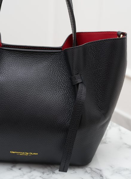 Kožená kabelka s červenou podšívkou černá -